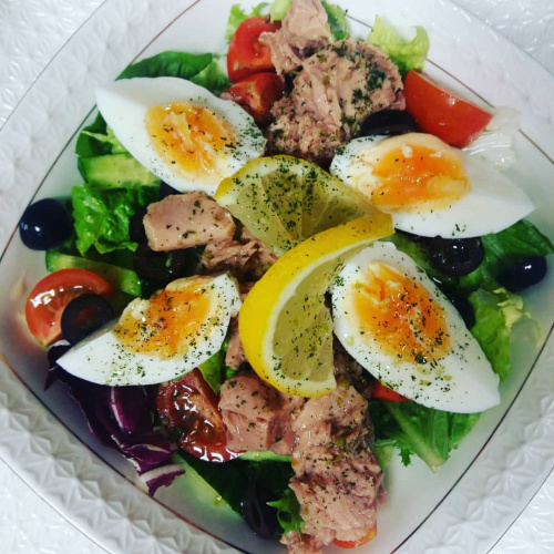 Salad with tuna